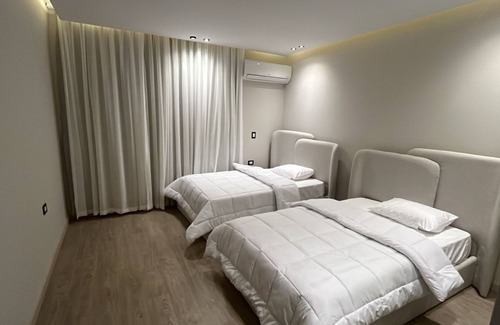 Al-'Umraniyah Appartement | Spacious 4-bedroom apartment in fabulous Giza Governorate with AC, WiFi