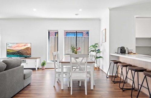 Truganina Maison | Spacious 4-Bed Family Home in Peaceful Spot