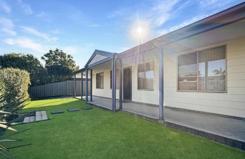Broulee Maison | Spacious 4-Bed Home 2-Min to the Beach
