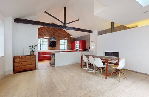 Mile End Maison | Spacious 4 Bed Home - 5 min walk to 2 Stations