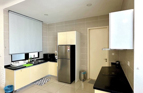 Medini Appartement | Spacious 4-bedroom apartment 1725 in Medini. Just 10mins walk to legoland.