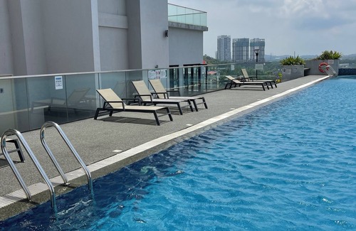 Medini Appartement | Spacious 4-bedroom apartment 1725 in Medini. Just 10mins walk to legoland.