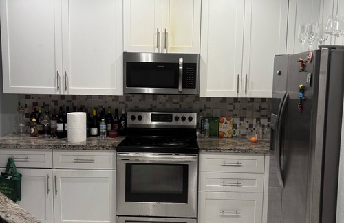 Survey Creek Maison | Spacious 4-bedroom house with AC, with Private Pool in marvelous Pompano Beach