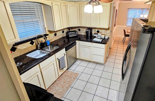 Spring Maison | Spacious 4-bedroom 2-bath Pool House!