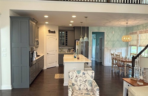 Lewes Maison | Spacious 4-bedroom 3-1/2 bath house in lovely Lewes with Indoor and Outdoor Pool