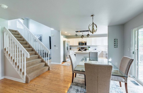 Denver Maison | Spacious 4 bedroom 3.5 bathrooms