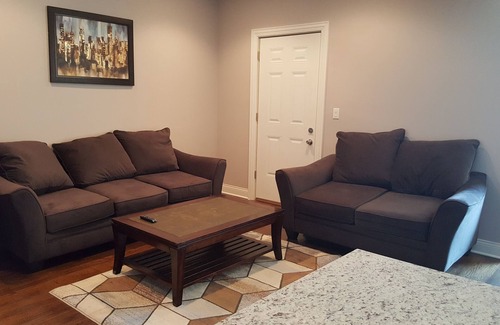 North Kenwood Appartement | Rénové 4 chambres 2 salles de bain près du lac