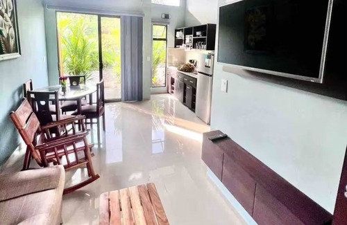 Monterrey Appartement | Spacious 4-bedroom apartments with pool, 2 hot tubs near La Fortuna Costa Rica