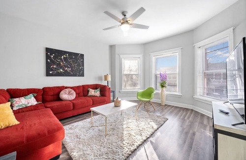 Woodlawn Appartement | Spacious 4-bedroom apartment in fabulous Chicago with WiFi, AC
