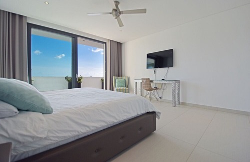 Cole Bay Appartement | Spacious 4 Bedroom Condo Overlooking Simpson Bay !