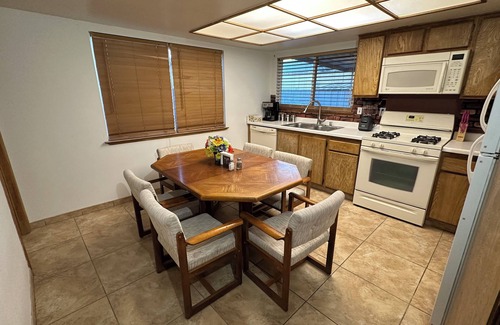 Paradise Maison | Spacious 4-bedroom family house with private pool, ten minutes from the strip.