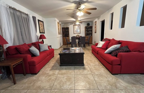 Paradise Maison | Spacious 4-bedroom family house with private pool, ten minutes from the strip.
