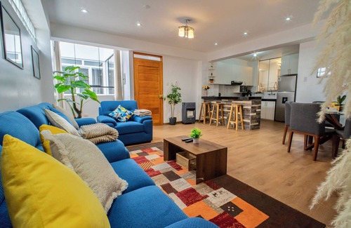 Primavera Appartement | Spacious 4 Bedroom Full Apartment, a few Minutes From the Main Square