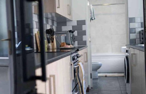 Birmingham Maison | Spacious 4 Bedroom House close to Birmingham City Center