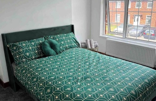 Birmingham Maison | Spacious 4 Bedroom House close to Birmingham City Center
