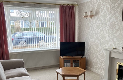 Wetherby Maison | Spacious 4 bedroom house, in Boston Spa village, between York, Harrogate & Leeds