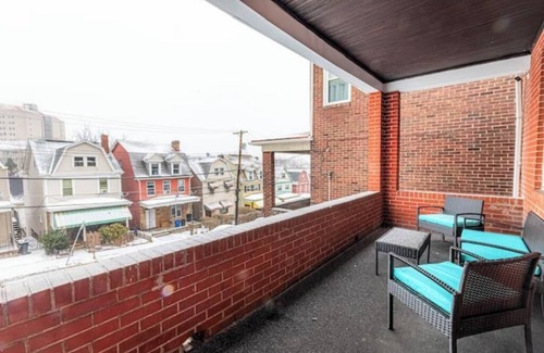 Oakland Maison | Spacious 4-bedroom house in marvelous Pittsburgh with WiFi, AC