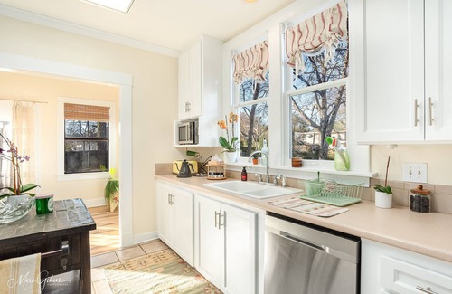 Fairfield Historic District Maison | Spacious 4-bedroom house in enjoyable Shreveport with WiFi, AC