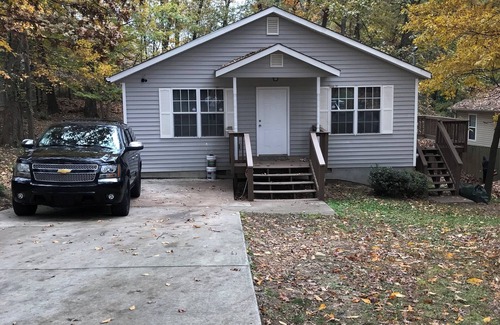 Doraville Maison | Spacious 4-bedroom house in cool Doraville with AC