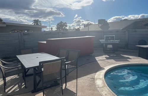 Whitney Villa | Spacious 4-bedroom home with refreshing pool. AC and WiFi in vibrant Las Vegas