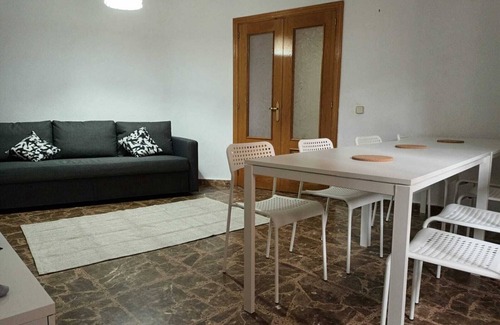 Algete Maison | Spacious 4-Bedroom Home - Perfect for 8 Guests