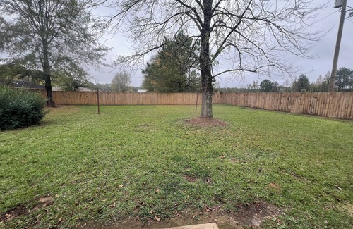Columbus Maison | Spacious 4-bedroom house in Columbus with privacy fence situated in the county!