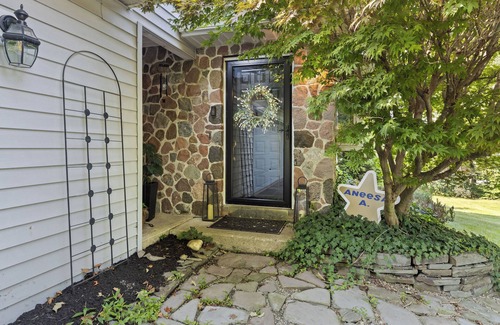 Cortland West Maison | Spacious 4-bedroom house with AC, WiFi in peaceful Cortland