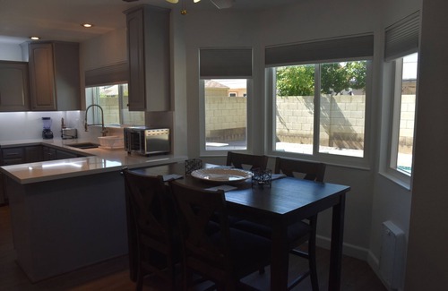 Glendale Maison | Spacious 4-bedroom house with WiFi, AC in superb Glendale