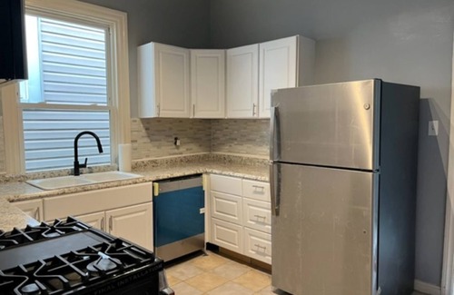 South Chicago Maison | Spacious 4-bedroom house in cool Chicago with AC, WiFi