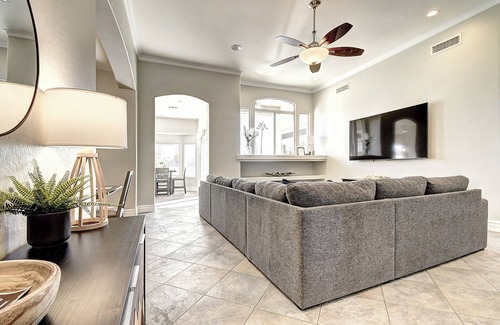 Greenfield Lakes Maison | Spacious 4-bedroom house in marvelous Gilbert!