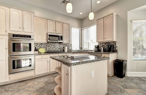 Greenfield Lakes Maison | Spacious 4-bedroom house in marvelous Gilbert!