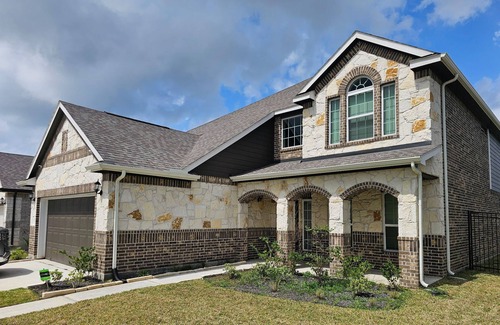 Southeast Houston Maison | Spacious 4-bedroom house in amazing Houston with WiFi, AC