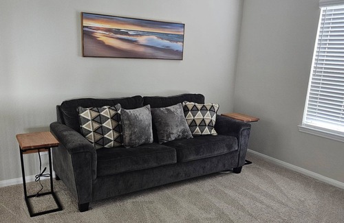 Southeast Houston Maison | Spacious 4-bedroom house in amazing Houston with WiFi, AC