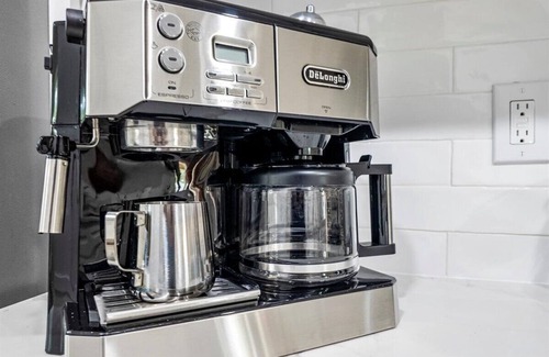 Westbury Maison | Spacious 4-bedroom house with AC, WiFi, Houston Hideaway 10 min to NRG