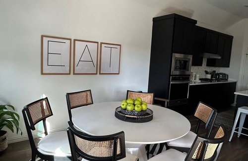 Melissa Maison | Spacious 4-bedroom house in charming Melissa with AC