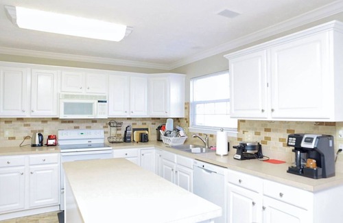 Beavercreek Maison | Spacious 4-bedroom house in charming Dayton with WiFi, AC