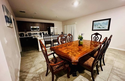 DeLand Maison | Spacious 4-bedroom house in fantastic DeLand with WiFi, AC