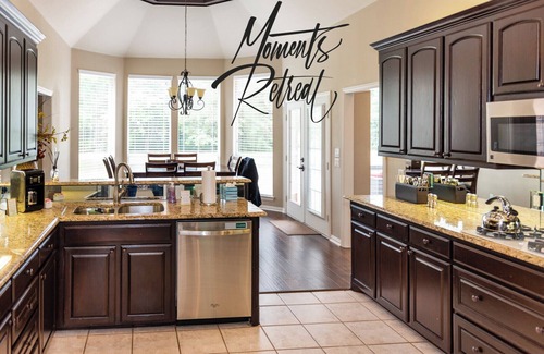 Lake Dallas Maison | Spacious 4-bedroom house on 3 Acres in fabulous Lake Dallas with AC & WiFi