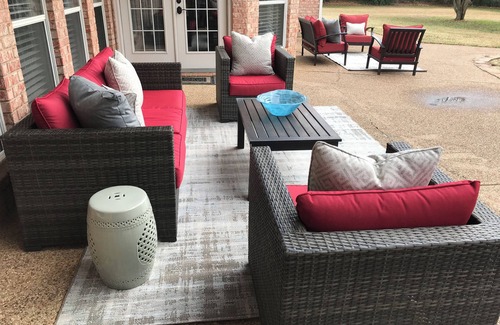 Lake Dallas Maison | Spacious 4-bedroom house on 3 Acres in fabulous Lake Dallas with AC & WiFi