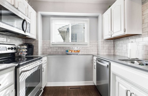 Omaha Maison | Spacious 4-bedroom house in the heart of West Omaha close to EVERYTHING