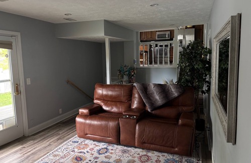 Omaha Maison | Spacious 4-bedroom house in amazing Omaha with WiFi, backyard oasis.