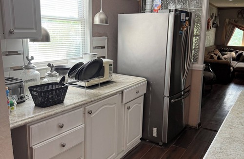 Omaha Maison | Spacious 4 bedroom house with WiFi, fitness room in brilliant Omaha.