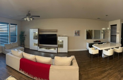 Allen Maison | Spacious 4-bedroom in lovely Allen, Near Allen Outlet, Weekly/Monthly Discounts!