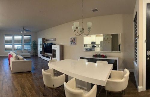 Allen Maison | Spacious 4-bedroom in lovely Allen, Near Allen Outlet, Weekly/Monthly Discounts!