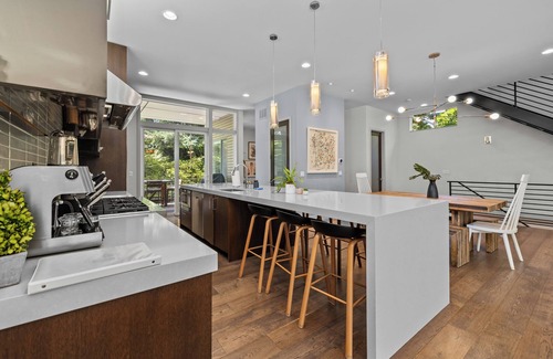 West Queen Anne Maison | Spacious 4-bedroom Modern house in Queen Anne, Seattle