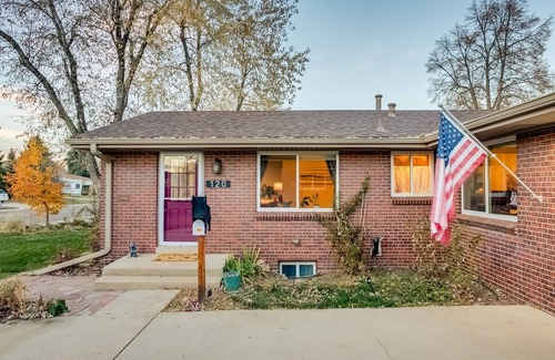 Broomfield Maison | Spacious 4-Bedroom Oasis with Eco-Friendly Touches - Close to CU Boulder!