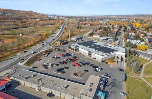 Montgomery Maison | Spacious 4-Bedroom Retreat Near Bow River with Foosball & National Park Pass