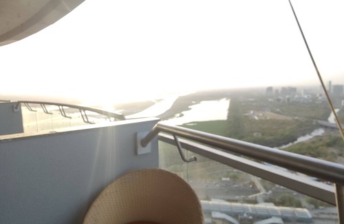 Noida Appartement | Spacious 4-bedroom studio apartments in amazing Noida with WiFi, AC