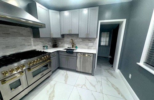 North Philadelphia West Maison | Spacious 4-bedroom 4 bathhome in the heart of Philadelphia with Roof Top Deck!