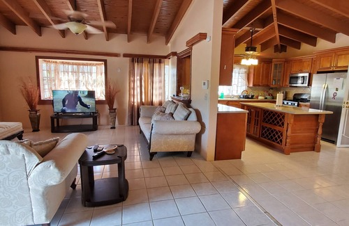 Estate Peters Rest Maison | Spacious 4 Bedroom Villa